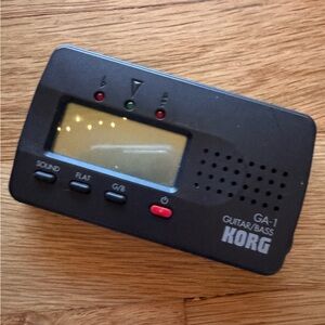 GA-1 Korg Black Guitar/Bass Tuner